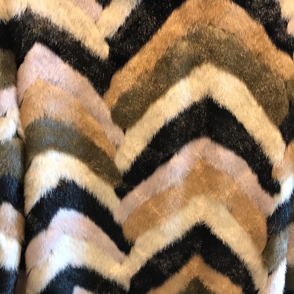 Patchwork multi toned faux fur coat - Picture 7 of 11